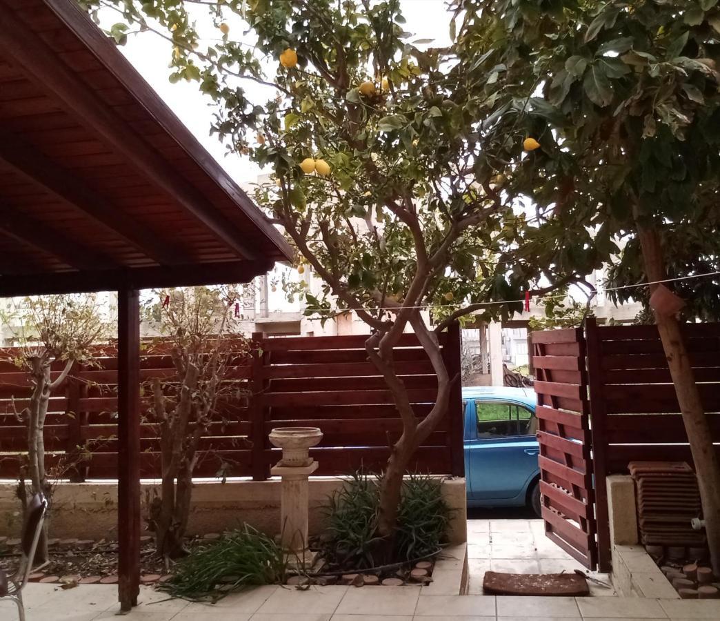 Green Patio Larnaca Bagian luar foto